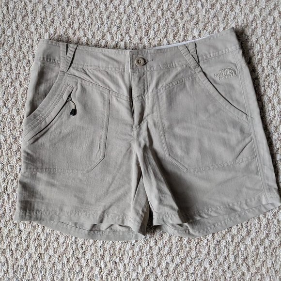 ✨North Face Utility Short✨ - Picture 2 of 3